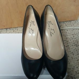 Black round toe heels